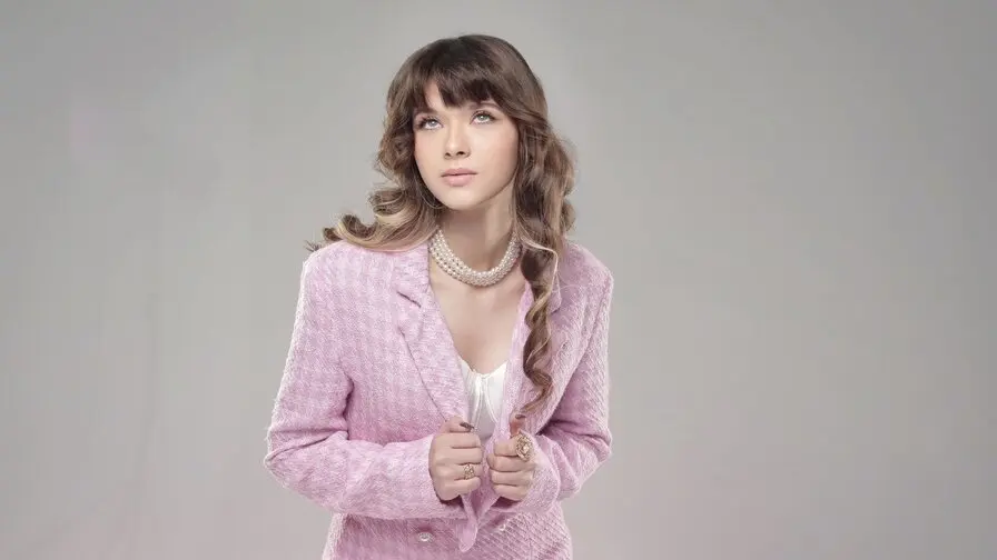 View more of AliceReede