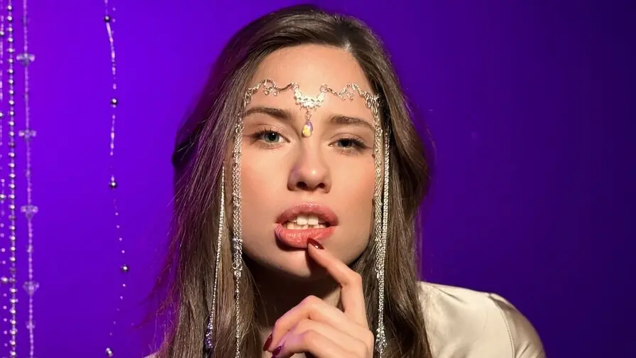 View more of AngelineDivinne