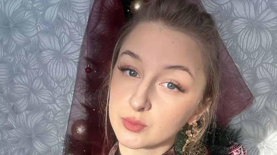 View more of CharoletteHeckle