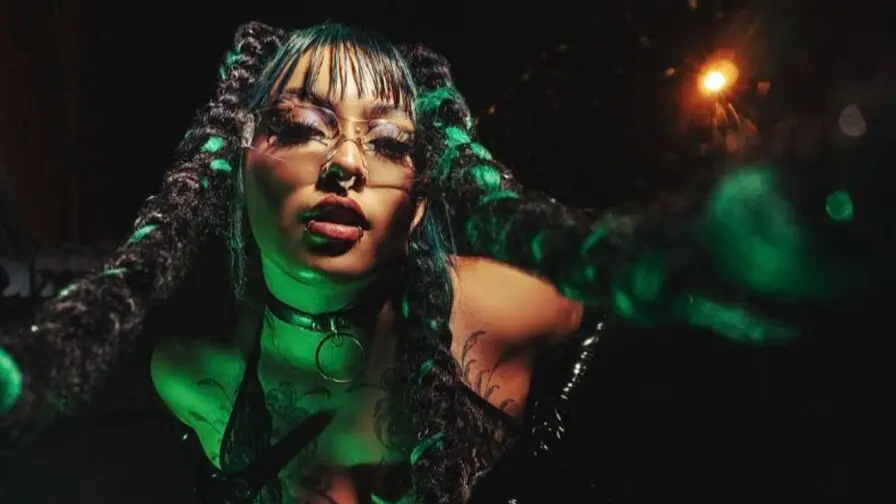 View more of MadyWestt