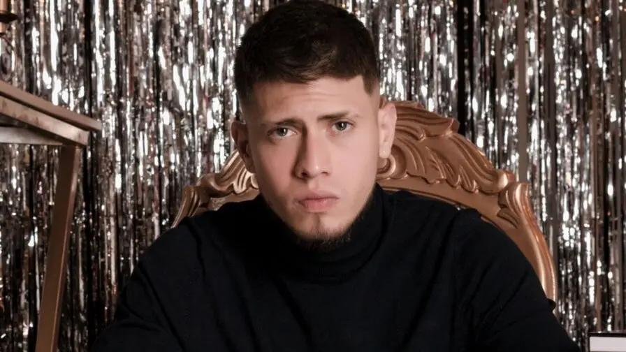 View more of SebasMaximoff